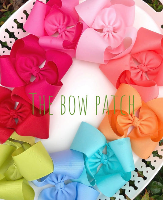 Solid Grosgrain Boutique Bow (available in 100+ colors)